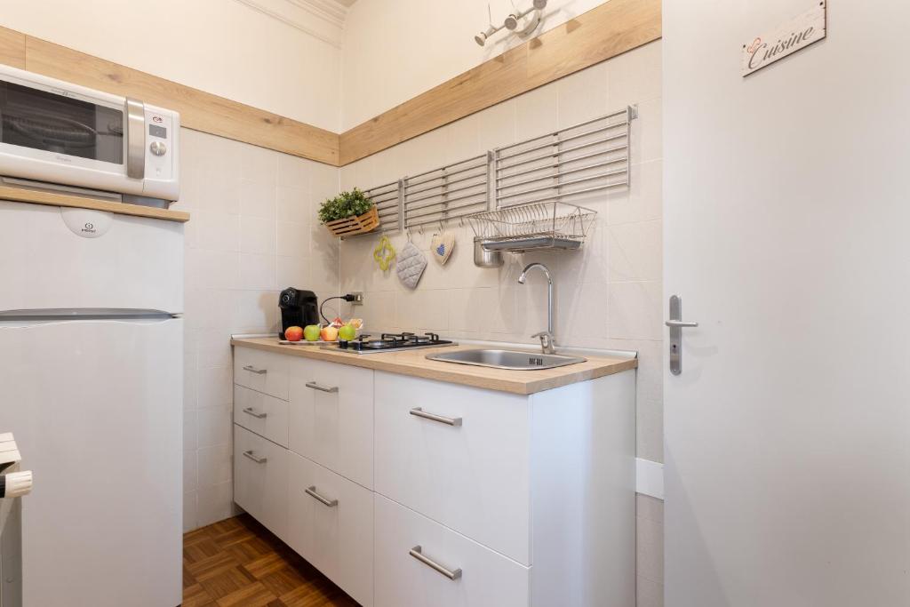 La casa di carta in piazza stesicoro - 16