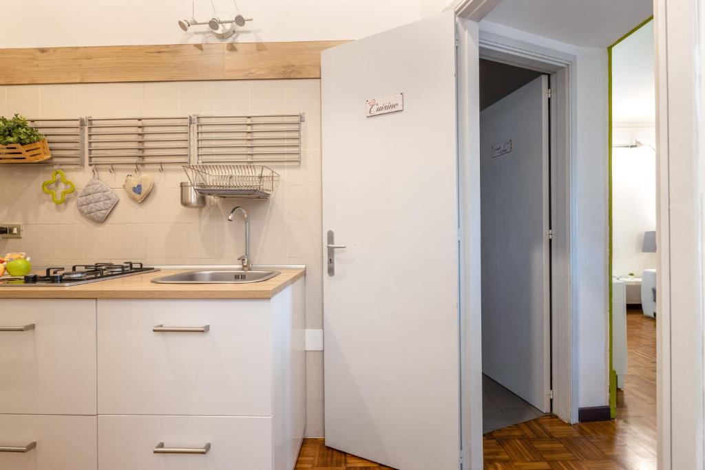 La casa di carta in piazza stesicoro - 17