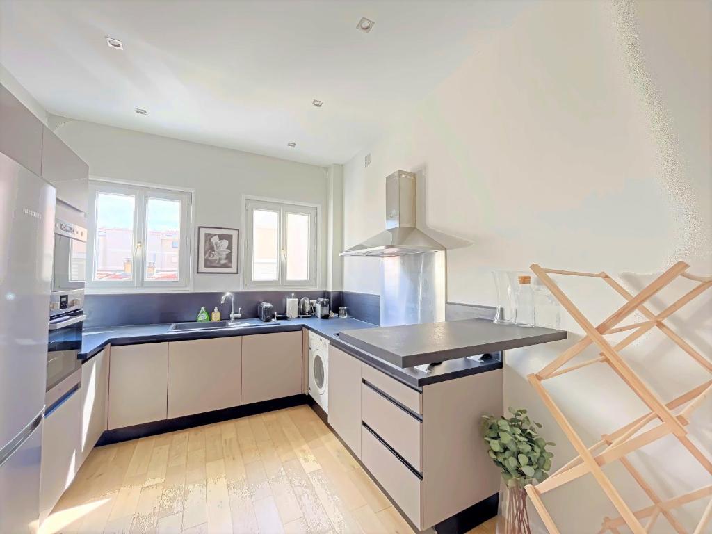 Zdjęcie z galerii obiektu ARRIERE CROISETTE - APPARTEMENT MODERNE by ESTATES CANNES w Cannes