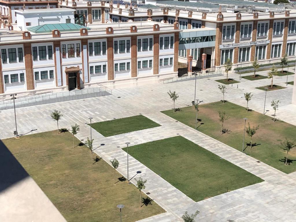 A garden outside Atico Pacifico Parking y Piscina gratis
