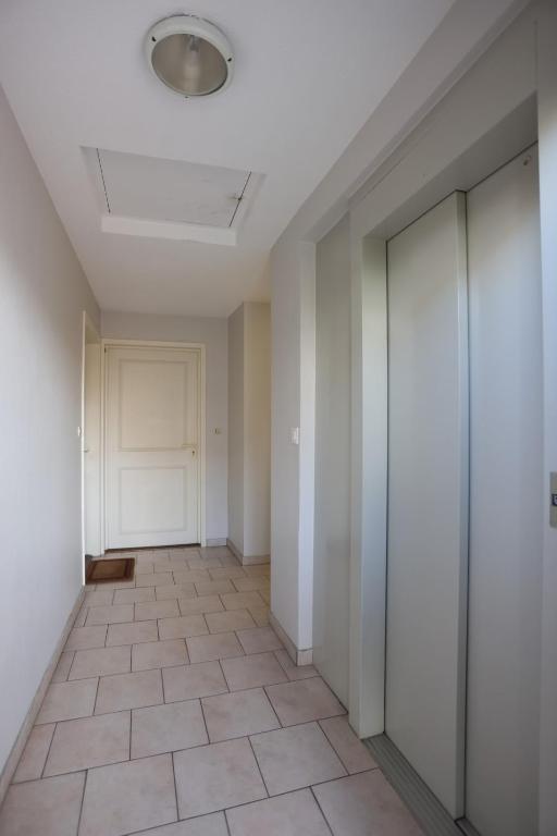 Zdjęcie z galerii obiektu IMMOGROOM - Duplex with air conditioner - 5 min from the beach - Suquet w Cannes