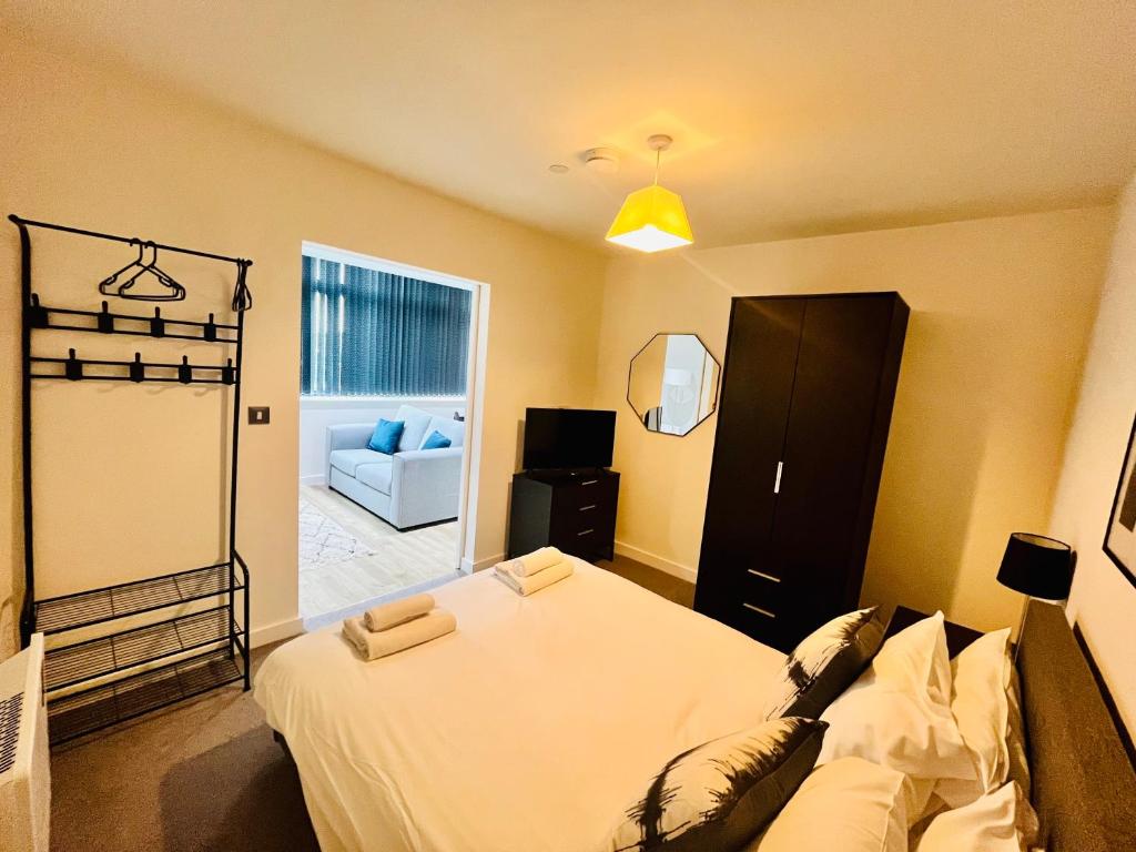 Fully equipped one bedroom apartment near Old Trafford Stadium