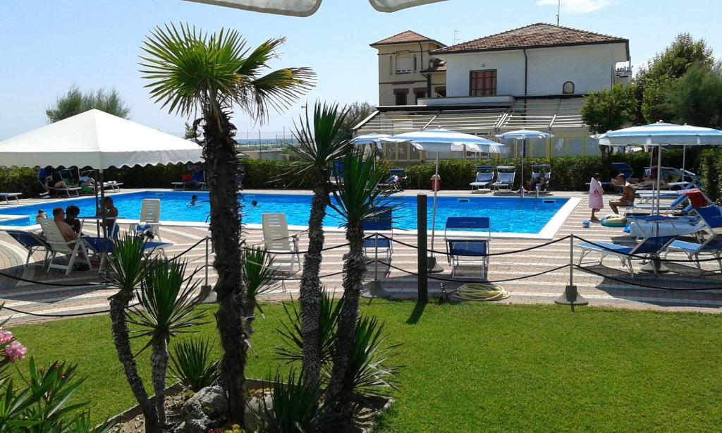 Bazén v ubytování Hotel Atlantic nebo v jeho okolí