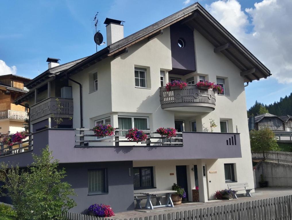 Photo de la galerie de l'établissement App. Villa Fraina, à San Cassiano