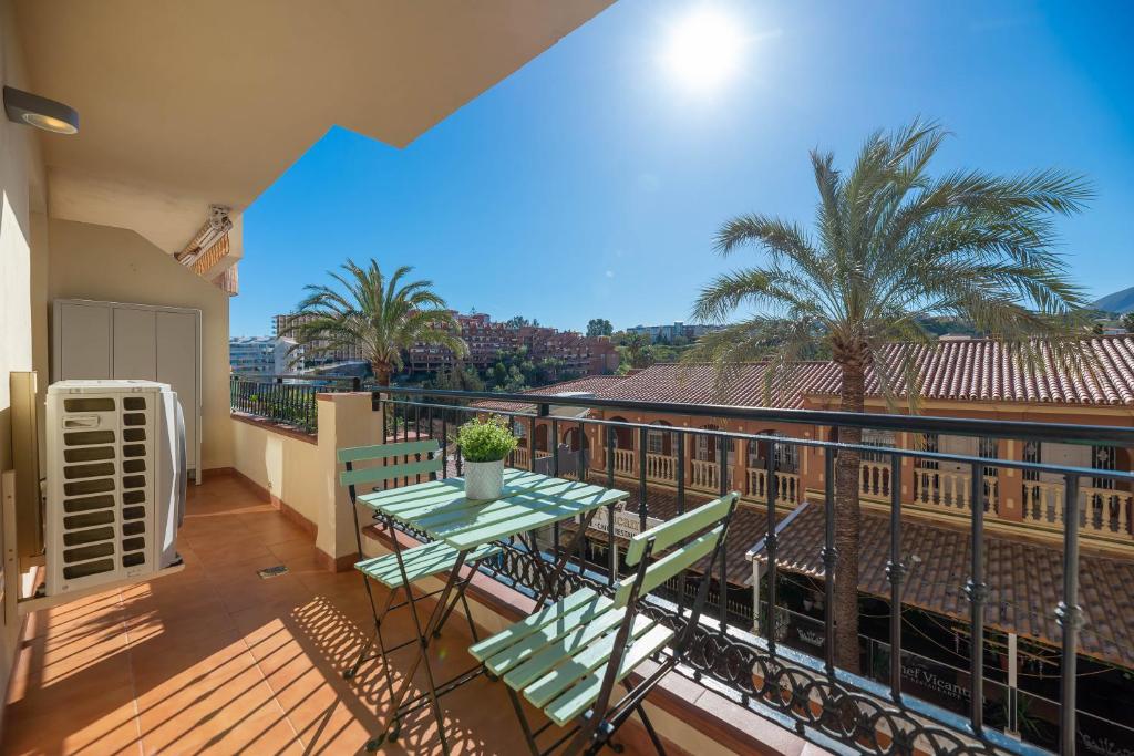 Balkón alebo terasa v ubytovaní VB Palm Avenue 1BDR Apt