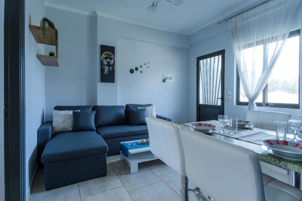 Гостиная зона в Akis Villa Studios & Apartment with Pool by Hotelius