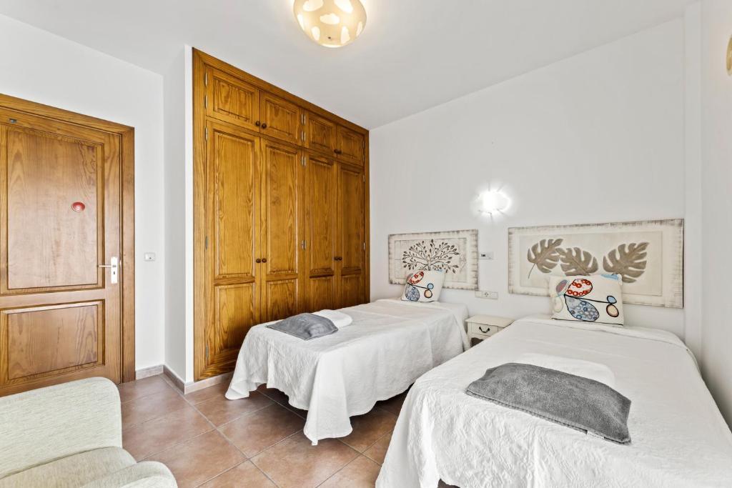 Postel nebo postele na pokoji v ubytování Villa Flora - VipVipVillas