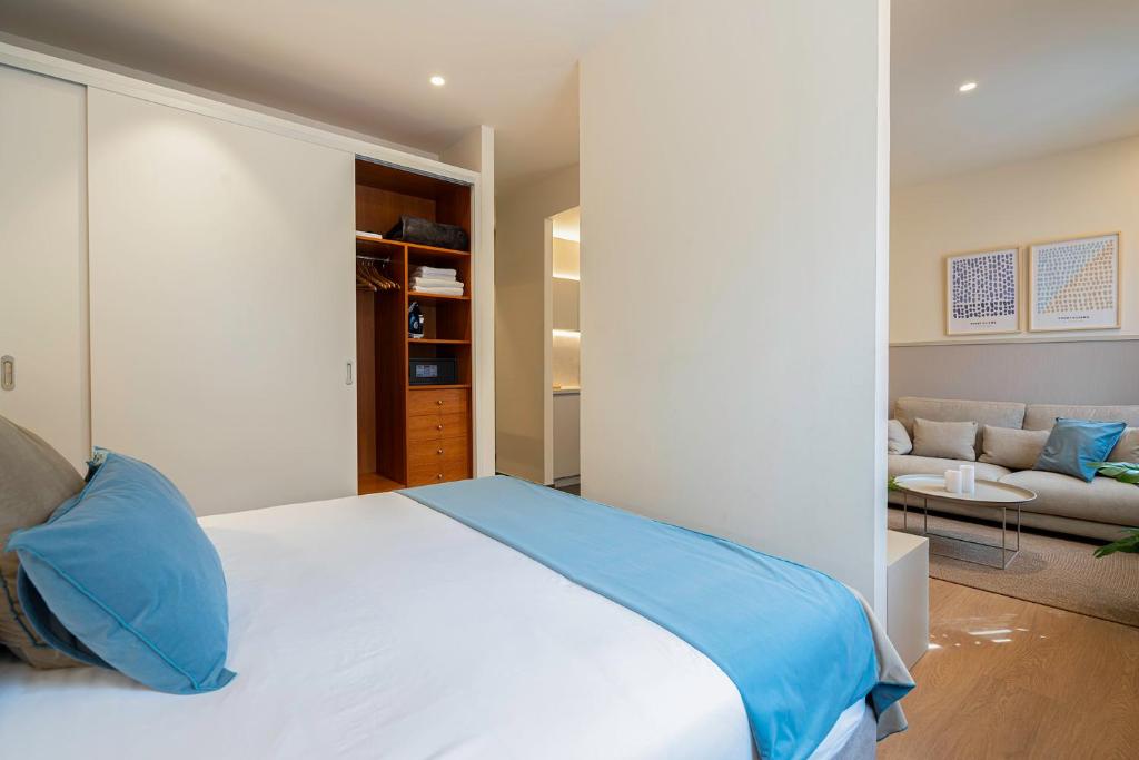 Fisa Rentals Ramblas Apartments - 12