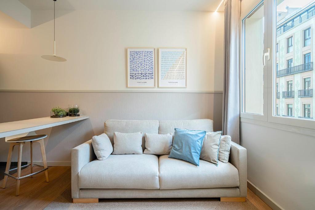 Fisa Rentals Ramblas Apartments - 4