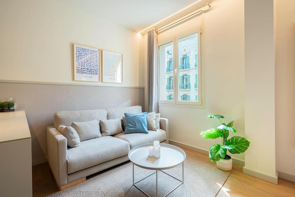 Fisa Rentals Ramblas Apartments - 3