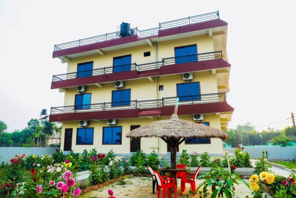 Zahrada ubytování Hotel Nepal Inn Sauraha