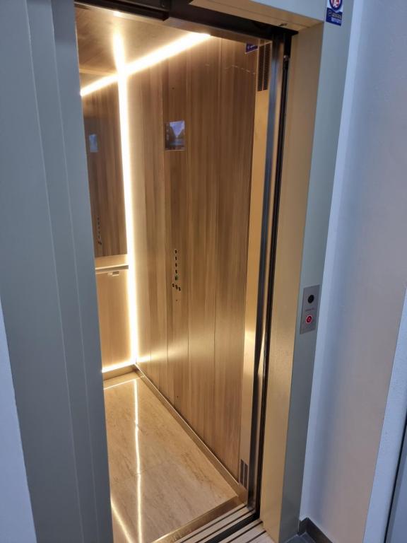 APARTAMENTOS ELEMAR free luggage storage - 16