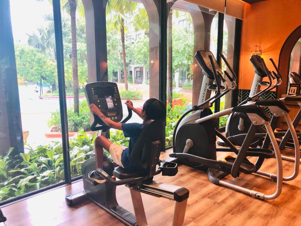 Fitness centrum a/nebo fitness zařízení v ubytování La Habana Hua Hin Condo Pool View 1 Bed Room