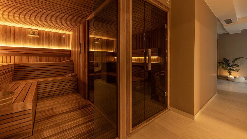 Grand Hotel Zagreb - Resim 3