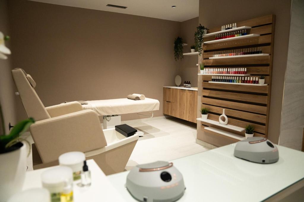 Grand Hotel Zagreb - Resim 8