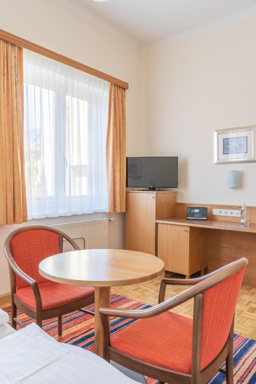 TV a/nebo společenská místnost v ubytování Hotel Kindler 2,0 Self-Check-In