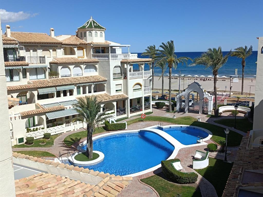 Apartamento primera línea playa Muchavista El Campello con ...