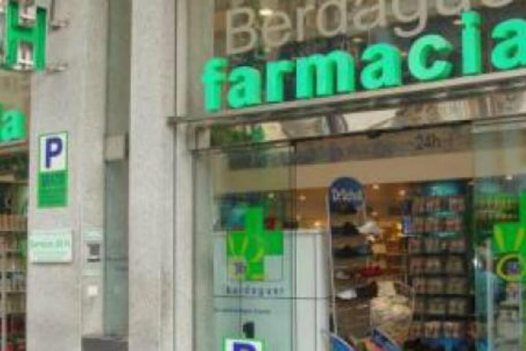 Supermarket nebo jiné obchody v  apartmánu nebo okolí