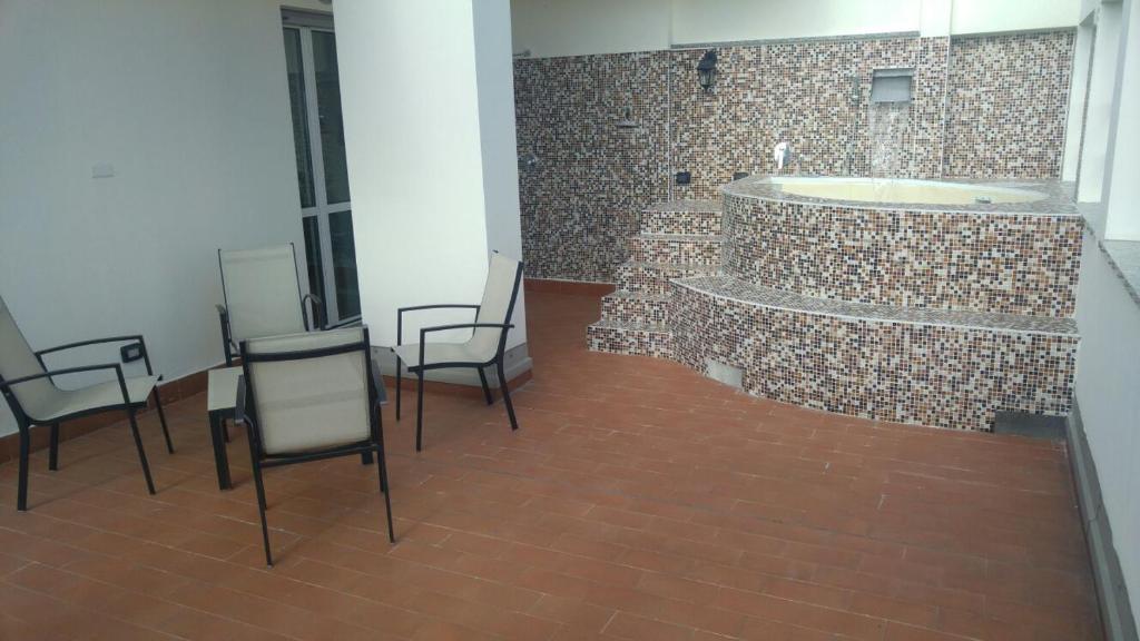 Posezení v ubytování B&B - Camera doppia con bagno privato in stupendo attico con vista mozzafiato