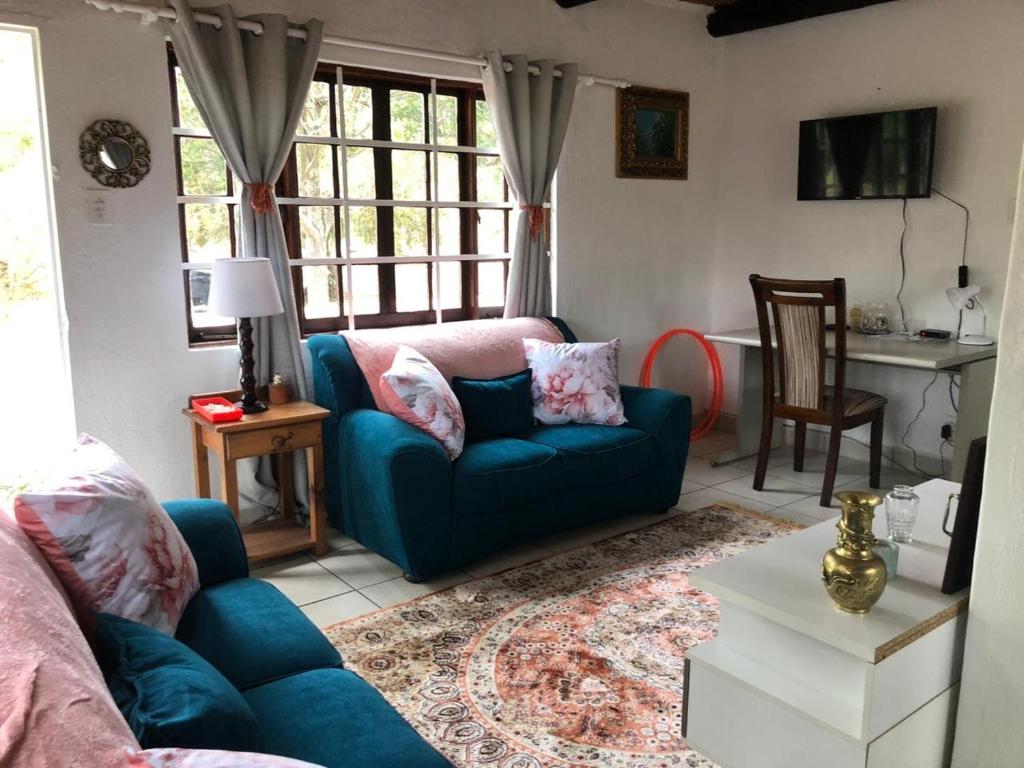 Χώρος καθιστικού στο Villa Jullienne - A Home Away From Home - Unit 9