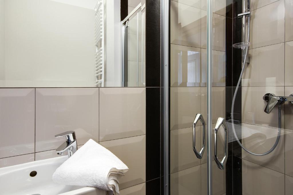 Too-Good Apartments - 14