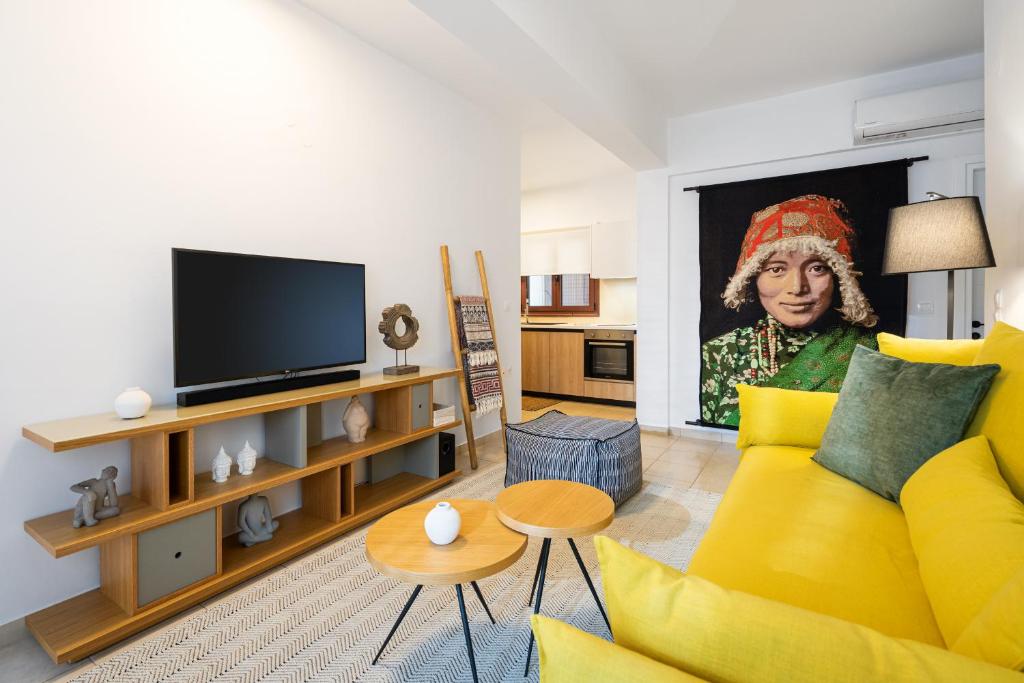 TV a/nebo společenská místnost v ubytování Aretousa InCreteble Cretan Residences Collection