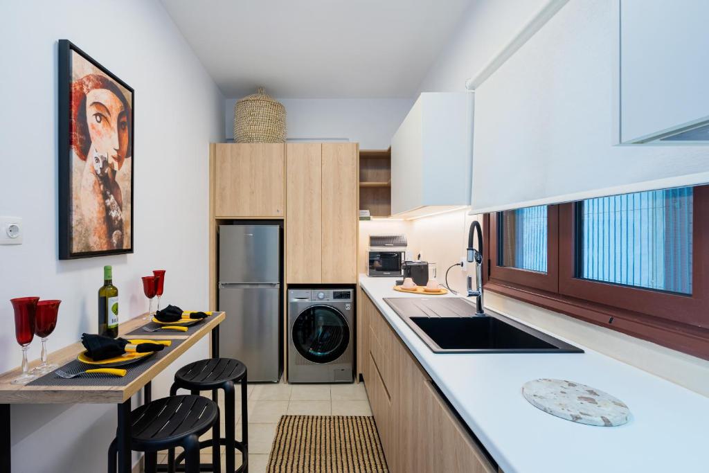 Kuchyň nebo kuchyňský kout v ubytování Aretousa InCreteble Cretan Residences Collection