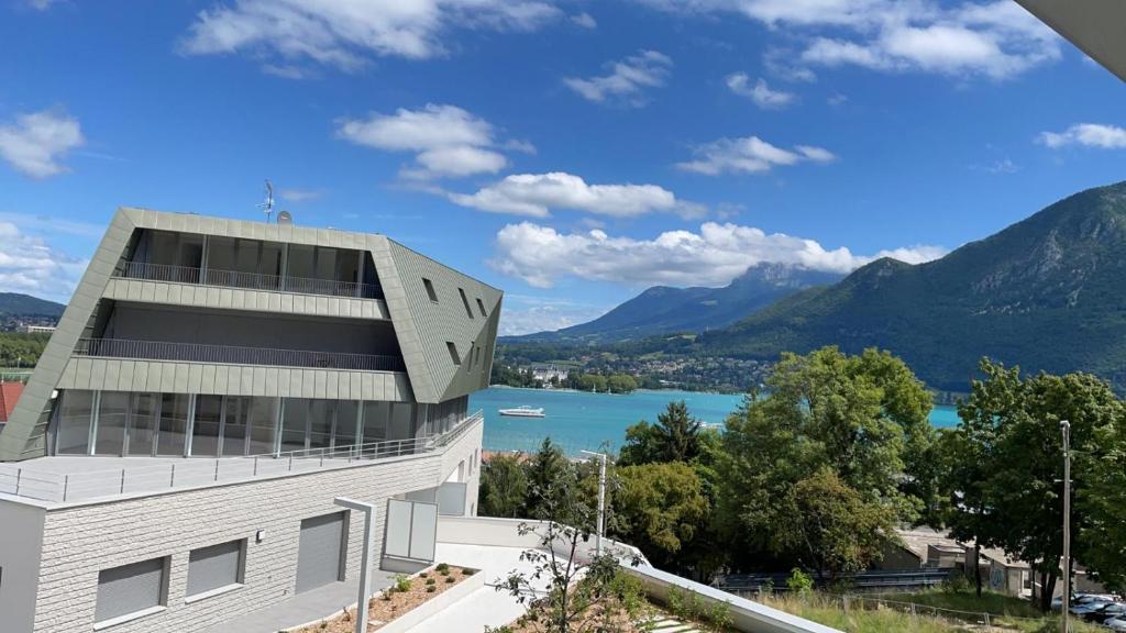 Fotografia z galérie ubytovania Elegant vue lac v destinácii Annecy