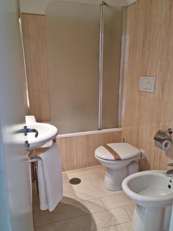 A bathroom at Hotel Virgilio
