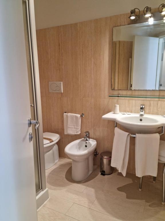 A bathroom at Hotel Virgilio