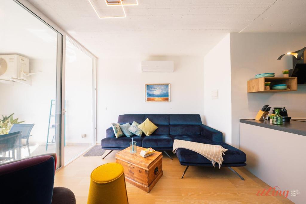 Posezení v ubytování Glamorous Apartment with Panoramic Green Views