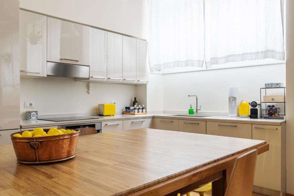 LA CASA COLORATA - Flats in Milan - Bocconi - Dachboden