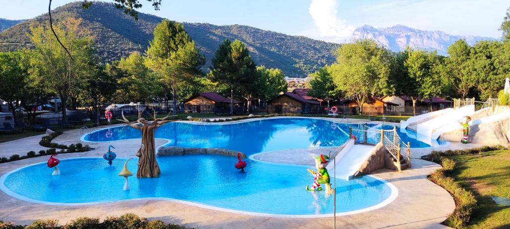 Bazén v ubytování wecamp Pirineos nebo v jeho okolí