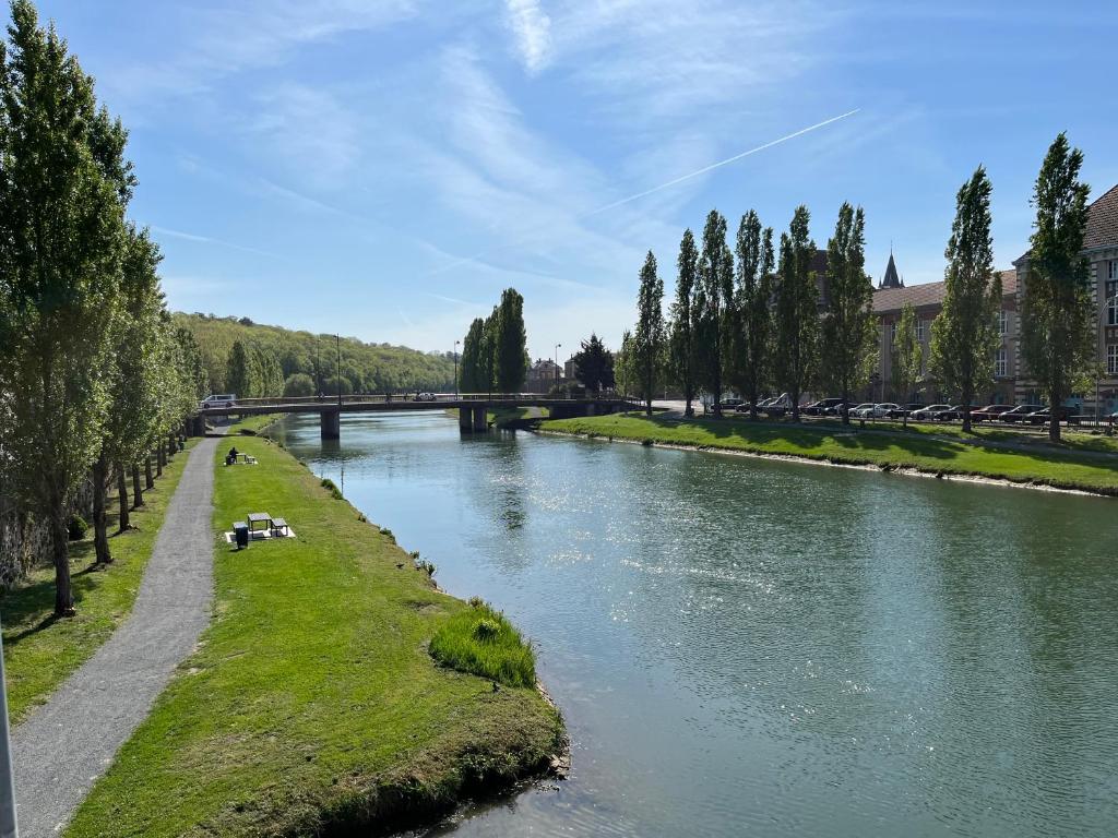 Fotografia z galérie ubytovania Le Voltaire v destinácii Melun
