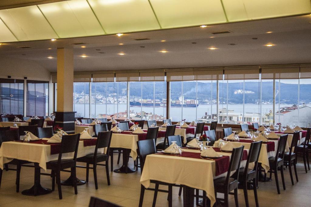 Restaurace v ubytování Çanak Hotel