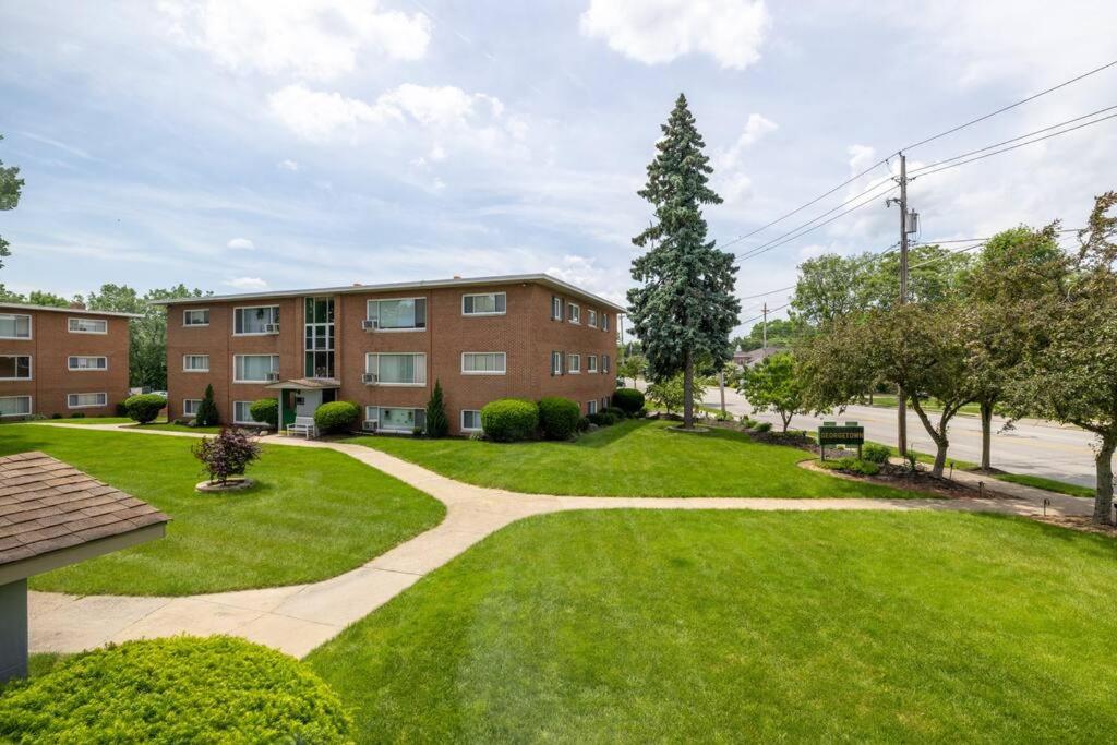 Courtyard View near Valley Villas 22a, Fairview Park