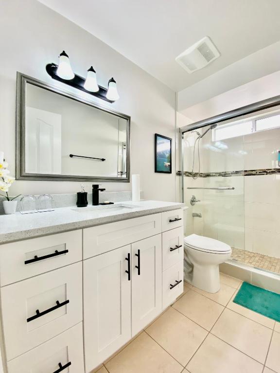 Koupelna v ubytování Burnaby Metrotown Cozy 3 Bedroom Suite