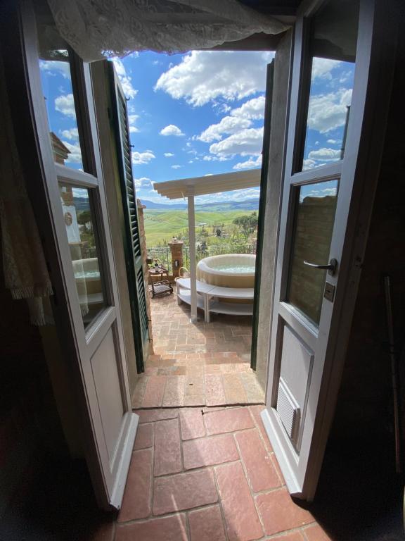 Zdjęcie z galerii obiektu Dimora Suite La Terrazza w mieście Terricciola