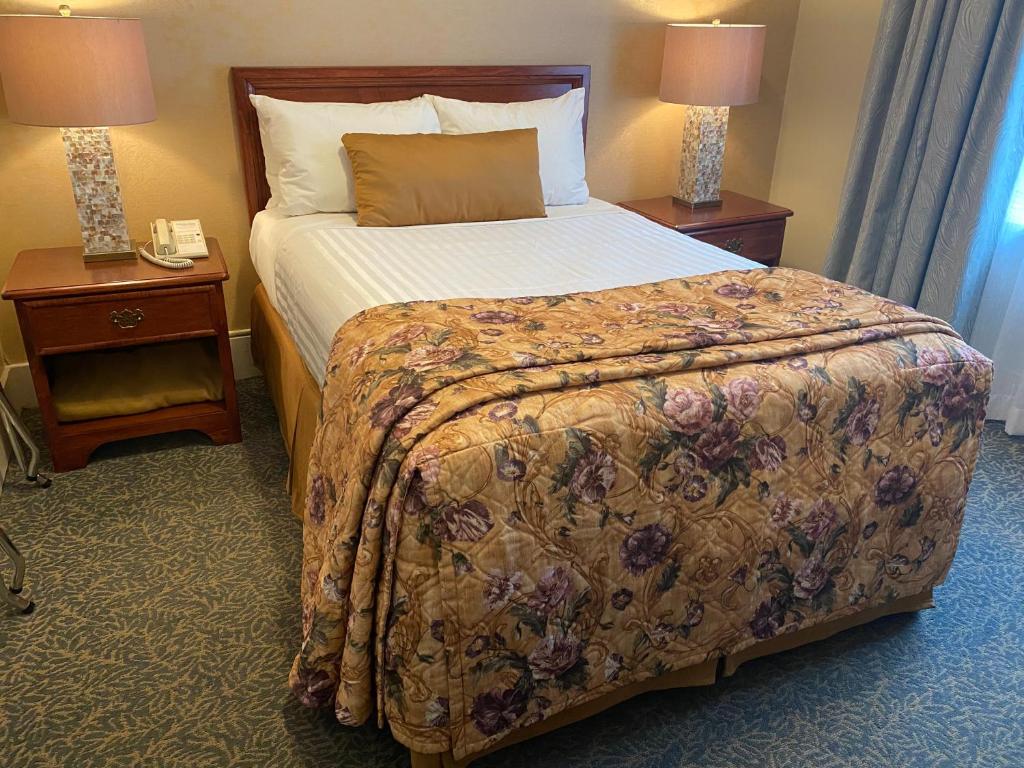 Kingston Hotel - Doppelzimmer Mit Gemeinsamem Bad