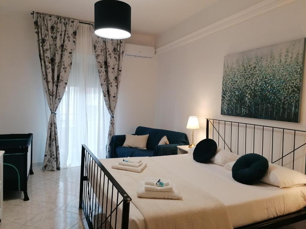 A bed or beds in a room at Vatican Walls Apartment