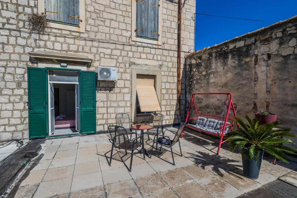 Budova, v ktorej sa apartmán nachádza