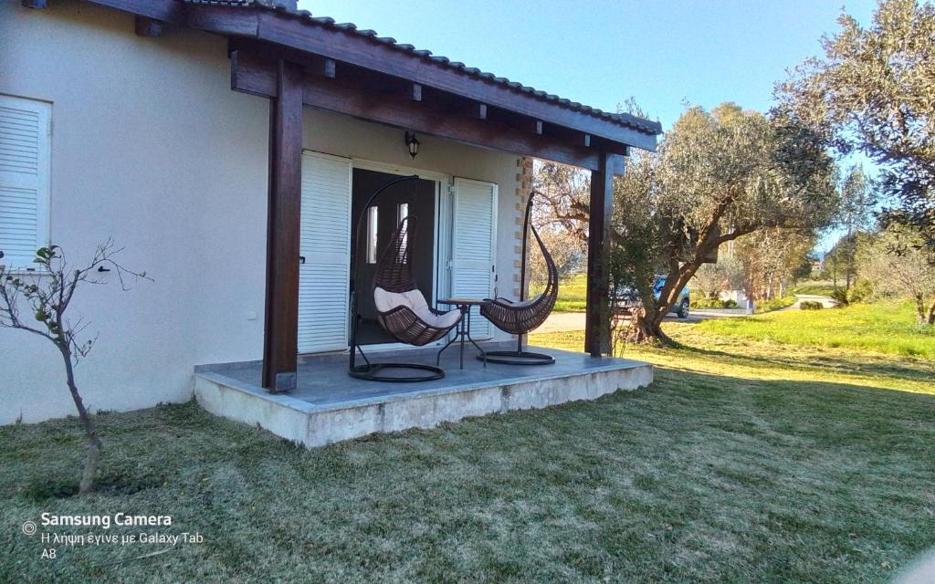 Zdjęcie z galerii obiektu Villa Raphael w Lixoúrion