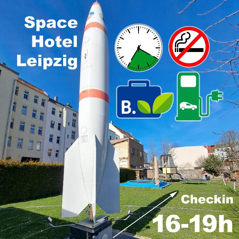 Space Hotel im Campus der JvP Schule - Resim 2