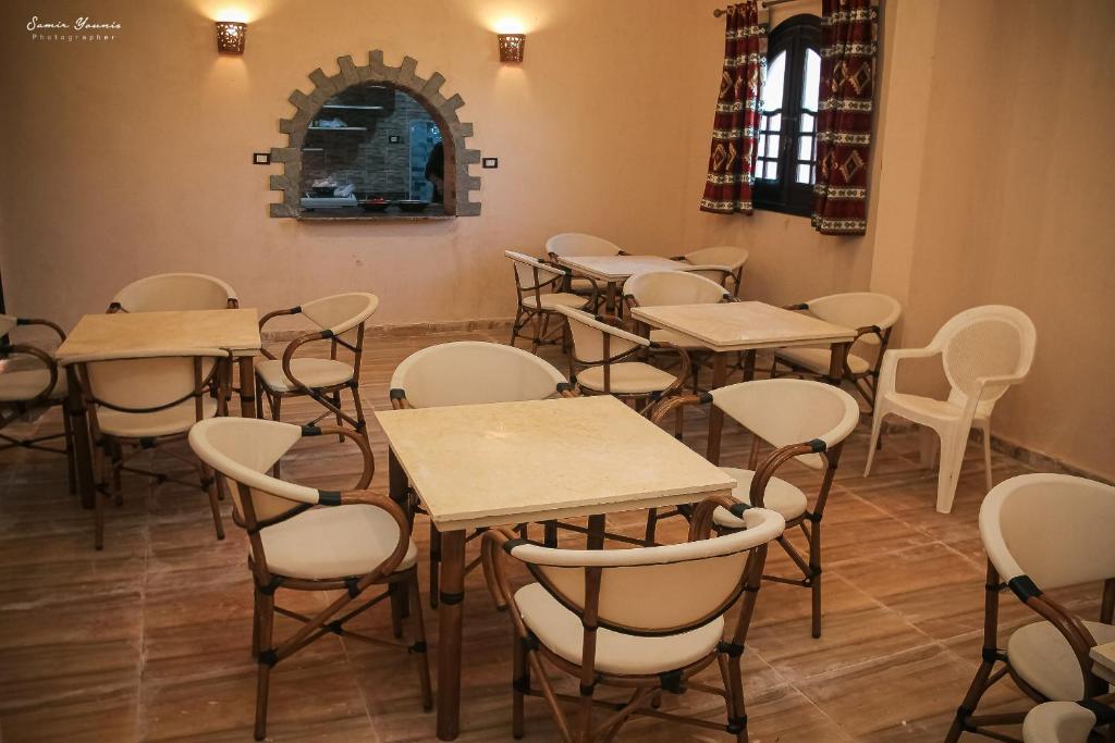 Posezení v ubytování amzran hotel siwa
