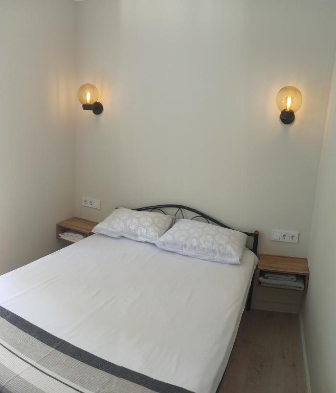 لابی و فضای عمومی Cozy Modern Auezov City Apt - تصویر ۵