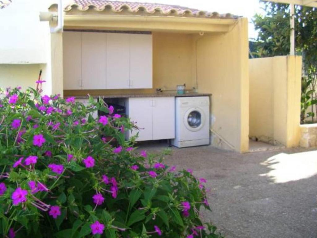 Fotografia z galérie ubytovania Villa de Vacaciones en Costa Dorada, L'Ametlla de Mar, Piscina Privada y Cerca de la Playa - ES-221-11 v destinácii L'Ametlla de Mar