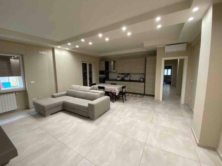 Ruang duduk di Il Poeta Manfredonia - Suite con Balcone