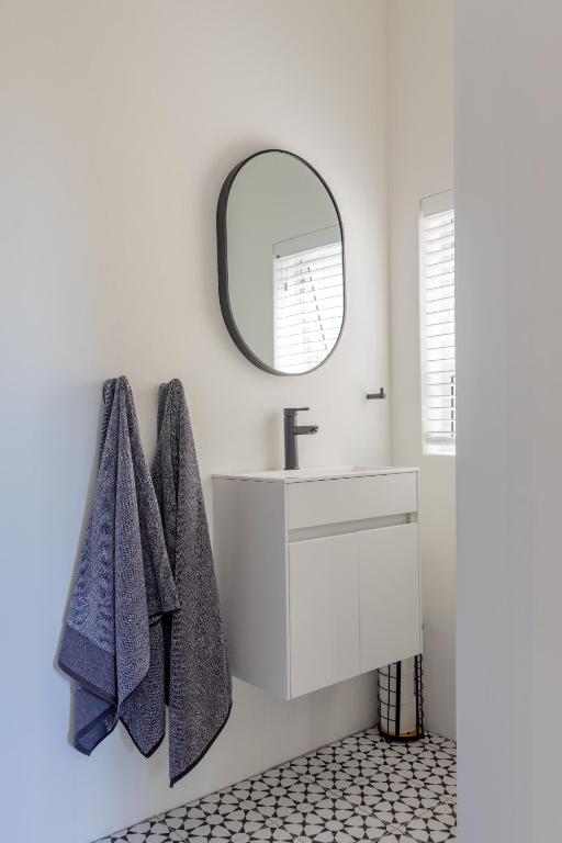 Millrock Beach House - Image 11