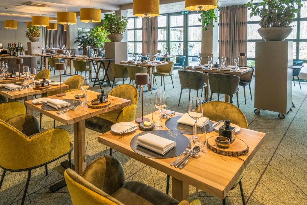 Restaurace v ubytování Parkhotel Tjaarda