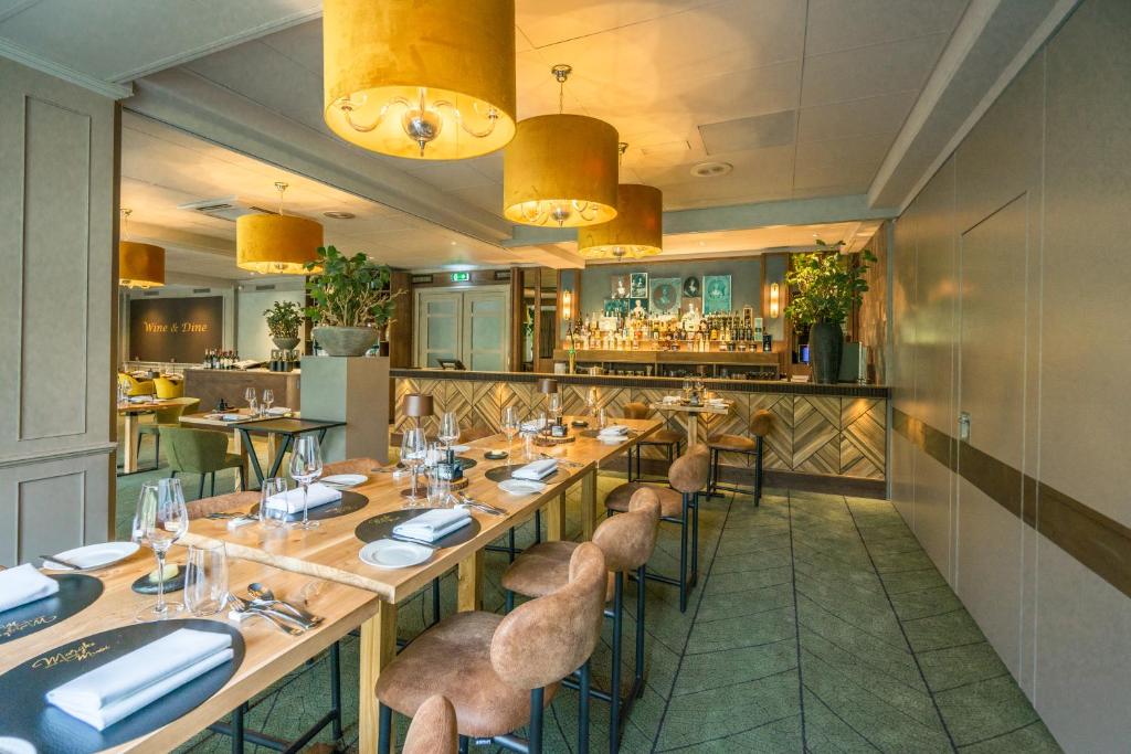 Restaurace v ubytování Parkhotel Tjaarda